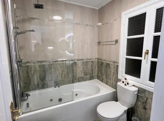 Bright And Quiet Windsor Park Apartment *